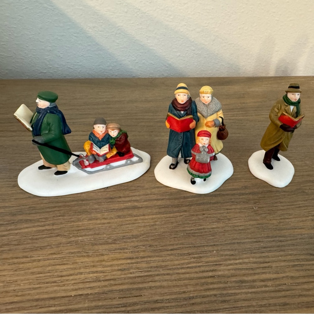 Department 56 Caroling thru the City